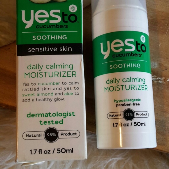 NIB Yes To Cucumbers Daily Calming Moisturizer - Picture 2 of 8
